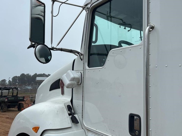 2011-kenworth-t400-image-14