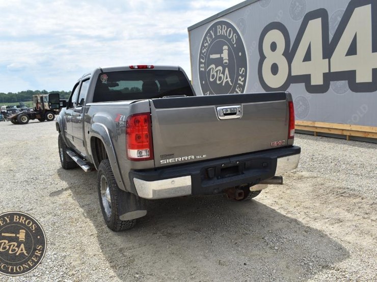 2007-gmc-sierra-2500-image-18