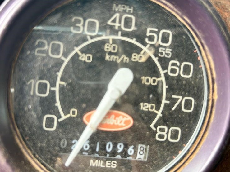 2000-peterbilt-330-image-49
