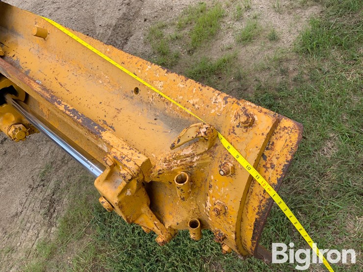 1977-caterpillar-120g-image-19