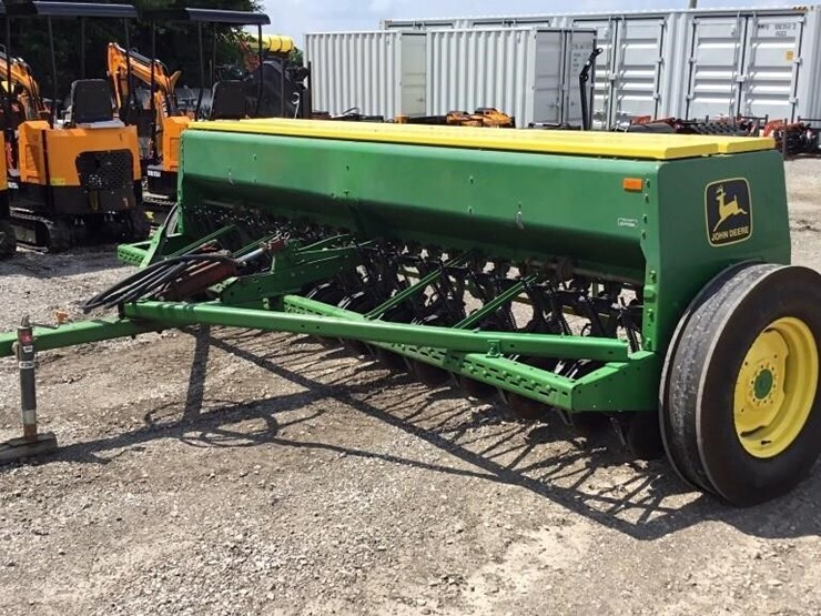 john-deere-8300-image-1