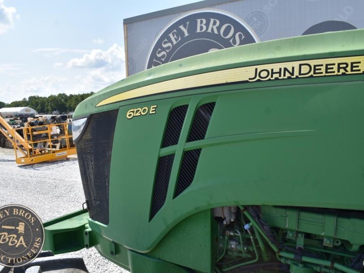 2017-john-deere-6120e-image-23