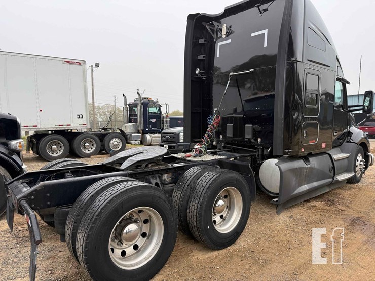 2022-kenworth-t680-image-5