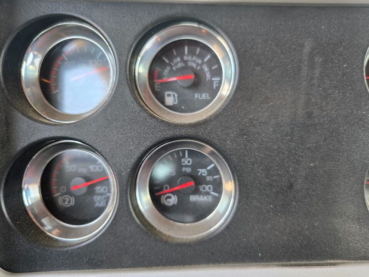 2012-kenworth-t800-image-107