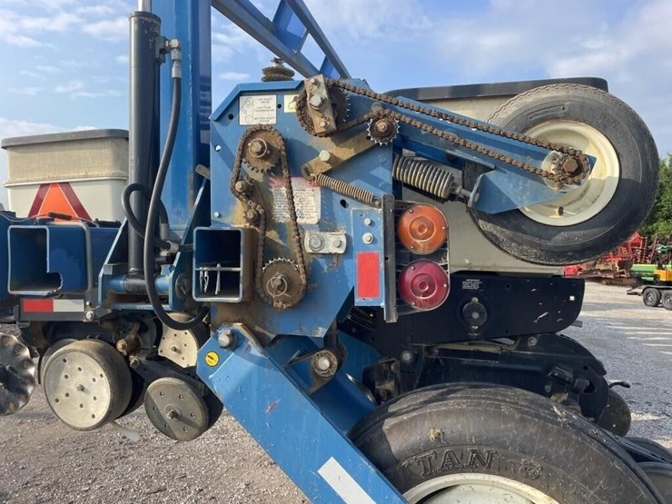 2001-kinze-3600-image-12