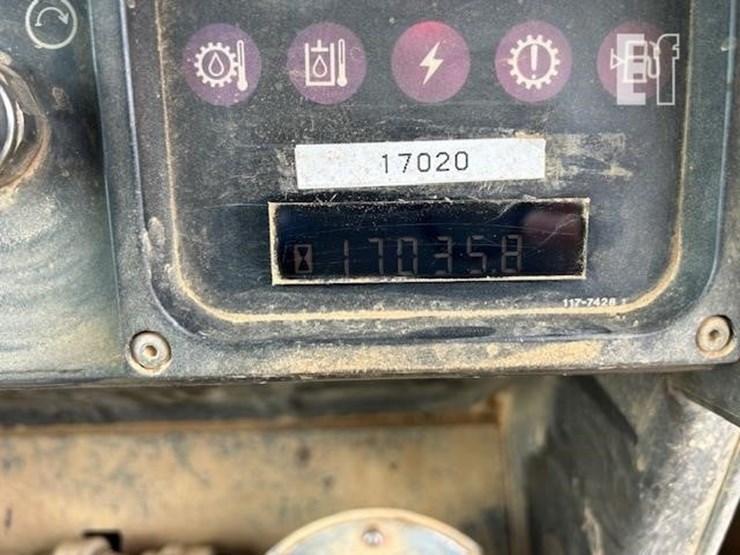 2001-caterpillar-953c-image-7