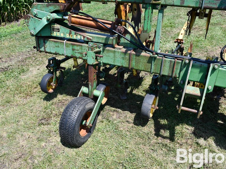 john-deere-85-image-11