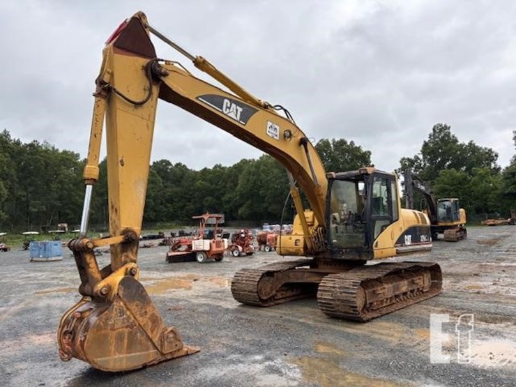 caterpillar-320cl-image-1