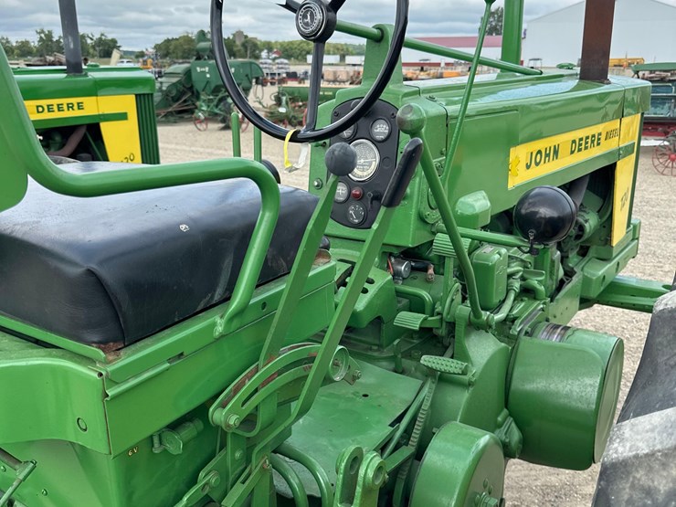 john-deere-720-image-19