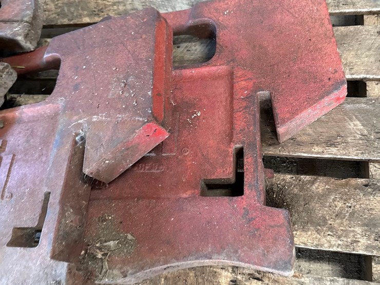 2-ih-stamped-suitcase-weights-and-a-wheel-weight-image-4