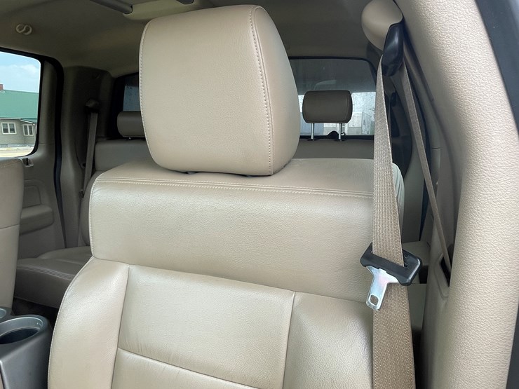 #1037-•-2005-ford-lariat-crew-cab-4x4-(has-wi-title)-image-50