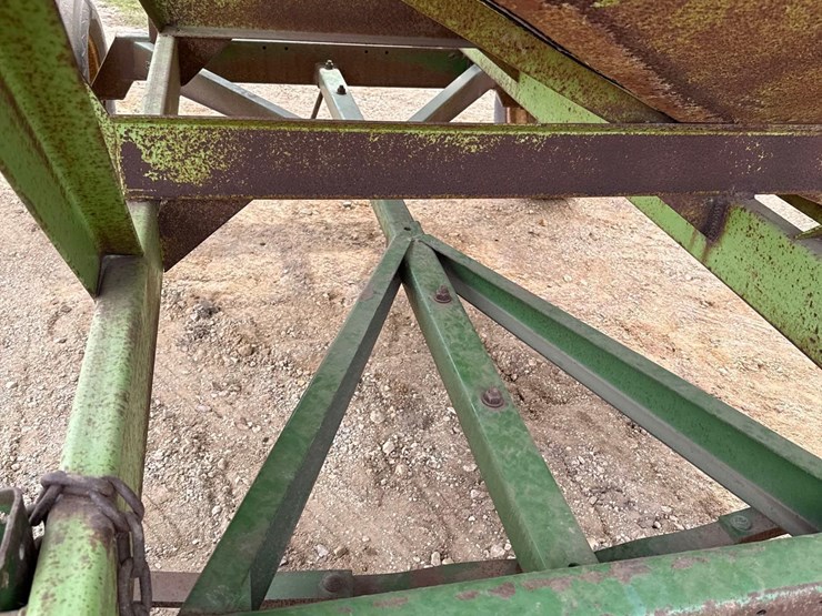 parker-200bu-gravity-wagon-image-11