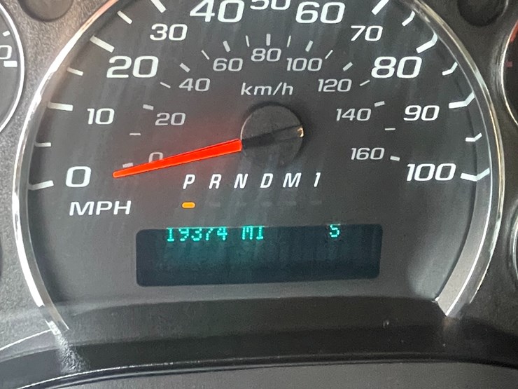 #1033-•-2023-chevy-express-van-(has-wi-salvage-title)-image-44