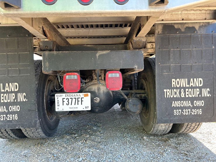 1997-ih-4900-tandem-grain-truck-image-13