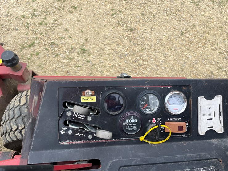 #1075-•-toro-lawn-mower-image-32