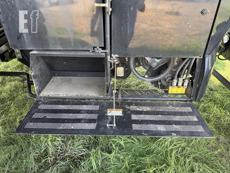 new-holland-cr960-image-28