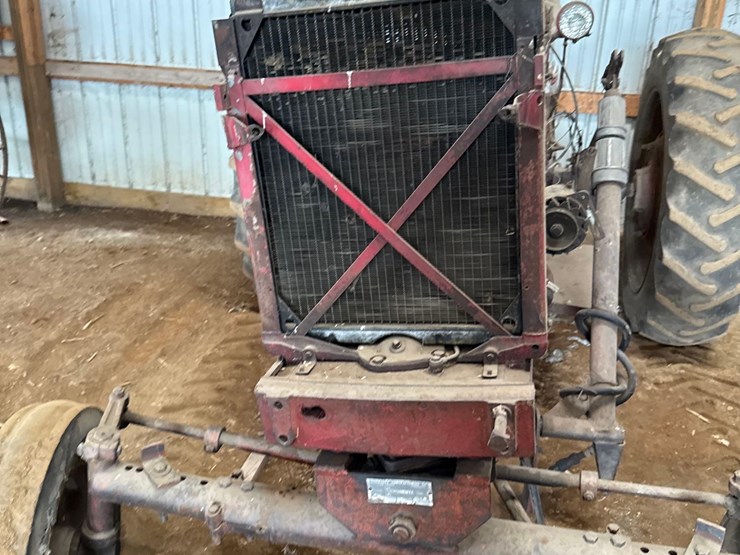 international-parts-tractor-image-12