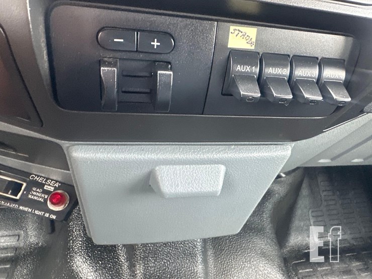 2015-ford-f550-image-38