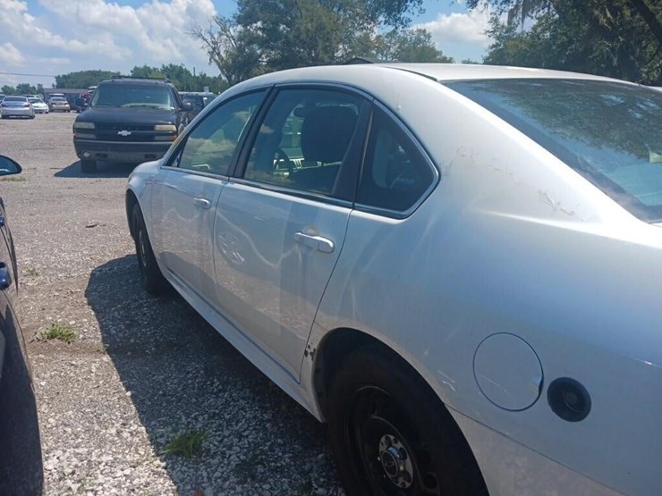 2014-chevrolet-impala-limited-inop-police-image-4
