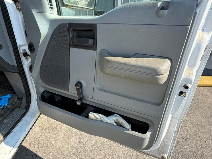 2004-ford-f150-image-19