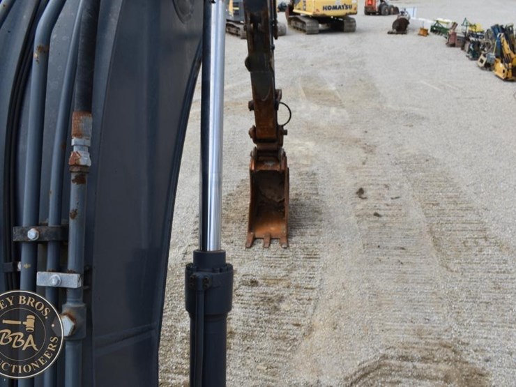 2018-deere-210g-lc-image-82