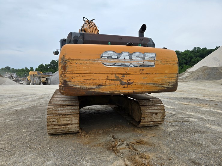 2012-case-350c-image-26