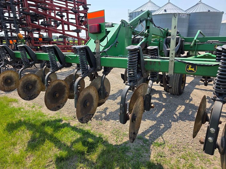 john-deere-2700-image-17