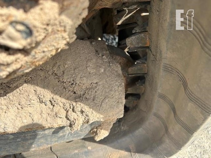 2016-bobcat-t590-image-13