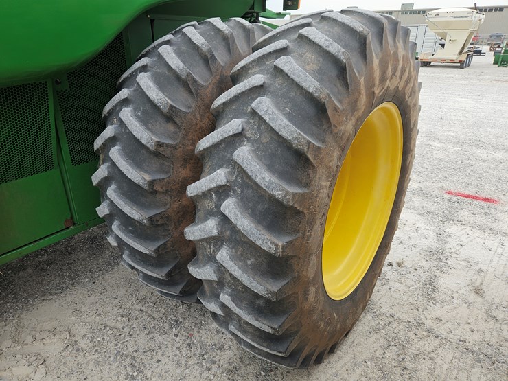 2010-john-deere-2010-image-26