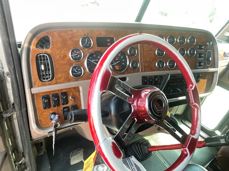 2007-peterbilt-379-image-65