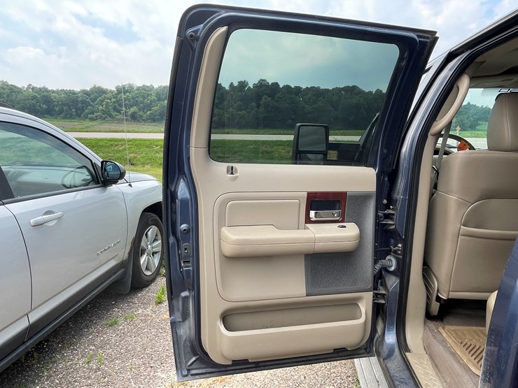 #1037-•-2005-ford-lariat-crew-cab-4x4-(has-wi-title)-image-78