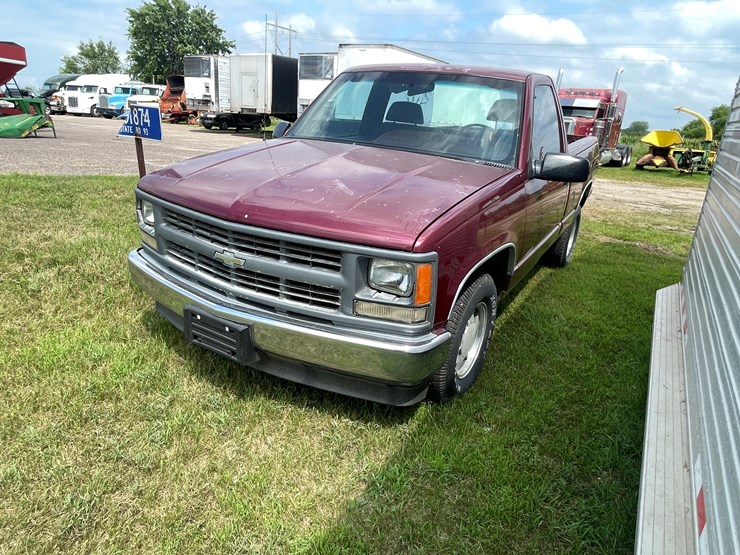 #1046-•-1996-chevrolet-truck-(has-wi-rebuilt-title)-image-1