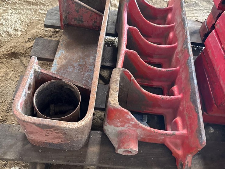 2–ih-weight-brackets-image-1