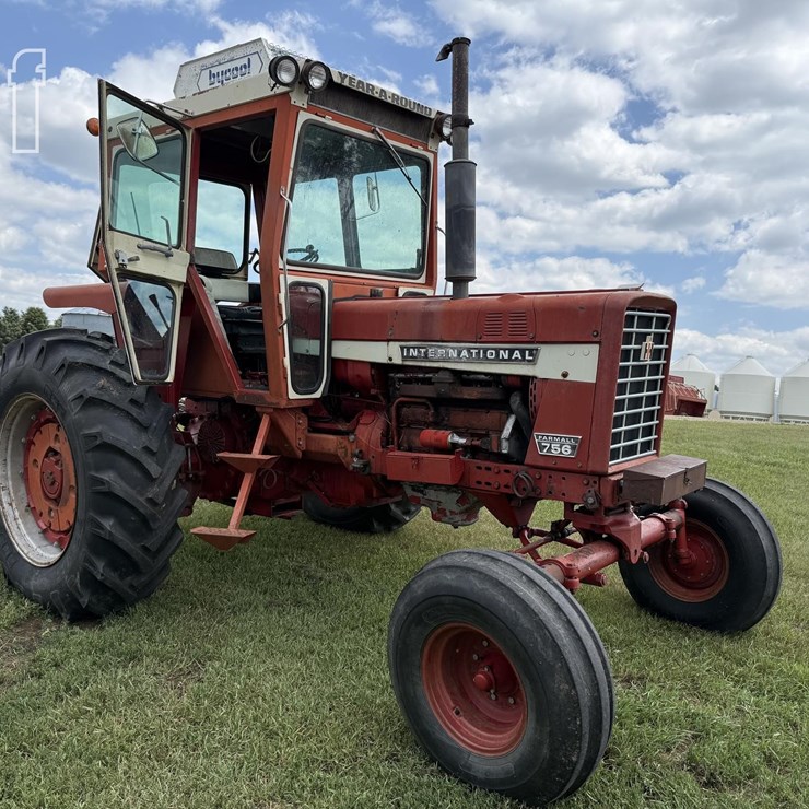 INTERNATIONAL 756