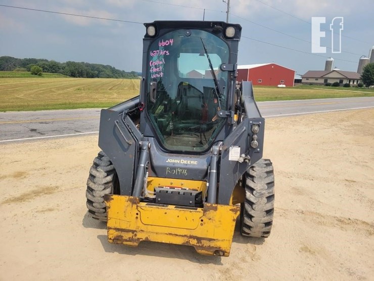 deere-320g-image-3
