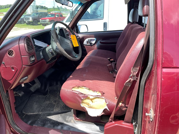 #1046-•-1996-chevrolet-truck-(has-wi-rebuilt-title)-image-19