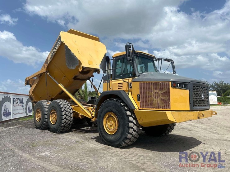 2016-deere-410e-image-2