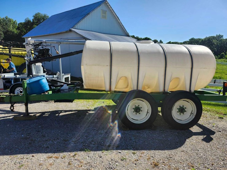 1600-gallon-poly-nurse-trailer-image-10
