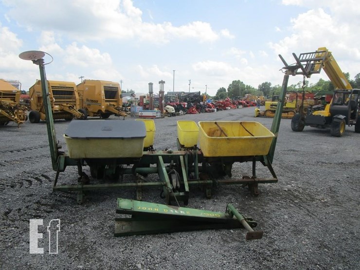 john-deere-7000-image-1