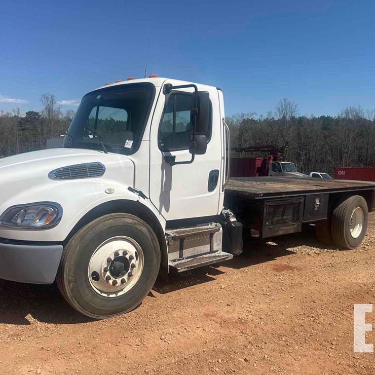 2013 FREIGHTLINER BUSINESS CLASS M2 106