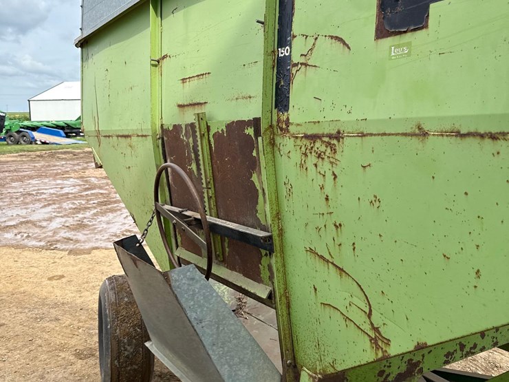 parker-200bu-gravity-wagon-image-16