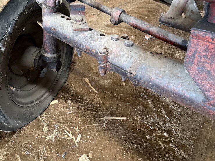 international-parts-tractor-image-13