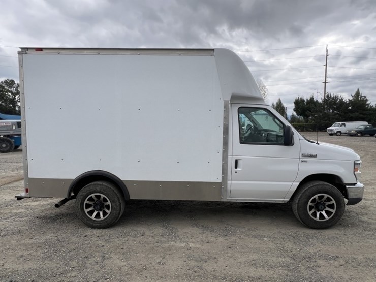 2009-ford-e350-image-3