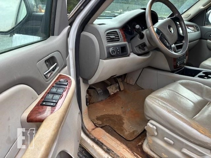 2008-chevrolet-avalanche-1500-image-12
