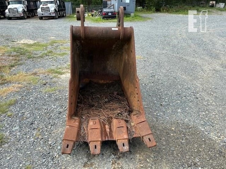 hensley-24"-bucket-image-3