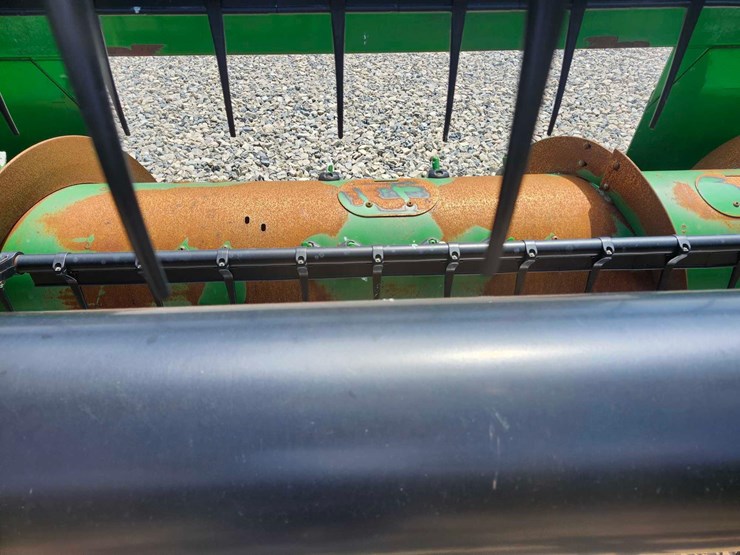 2014-john-deere-635f-grain-head-image-12