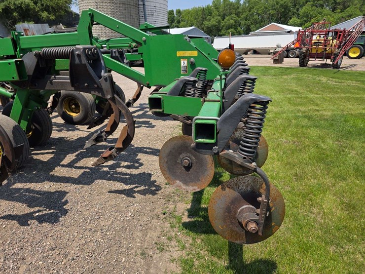 john-deere-2700-image-24