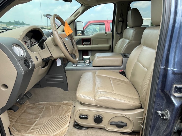 #1037-•-2005-ford-lariat-crew-cab-4x4-(has-wi-title)-image-48