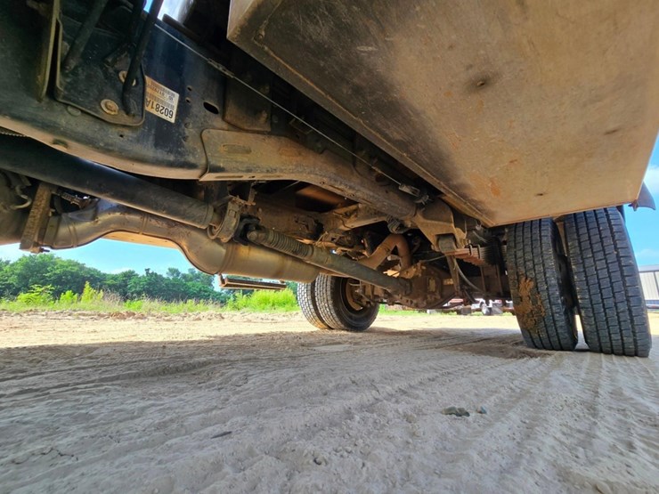 2017-dodge-ram-5500-image-35