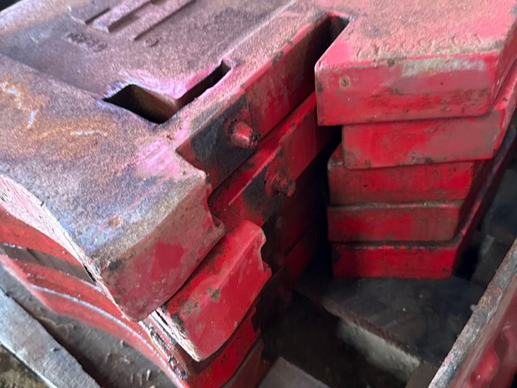 10-ih-stamped-front-suitcase-weights-image-5